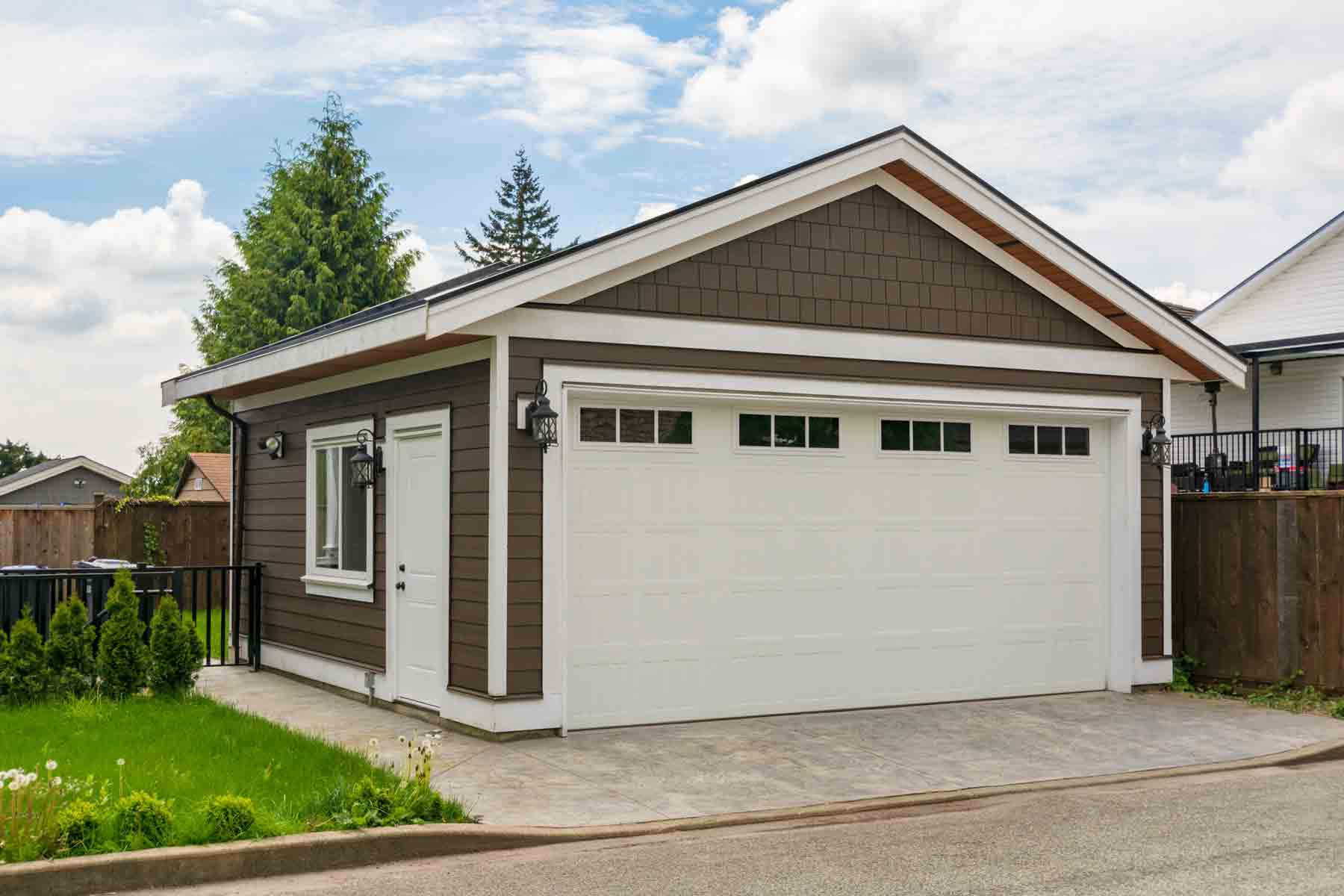Detached two-car garage