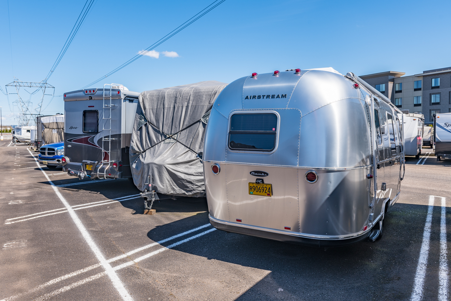 Uncovered parking with RVs